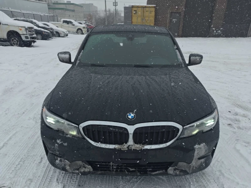 BMW 330 i xDrive 2022* CARFAX * БЕЗ ПЪРВОНАЧАЛНА ВНОСКА, снимка 2 - Автомобили и джипове - 52882715