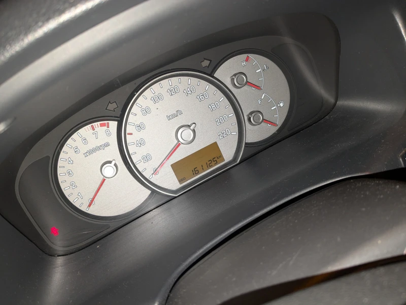 Kia Carens, снимка 15 - Автомобили и джипове - 52958106