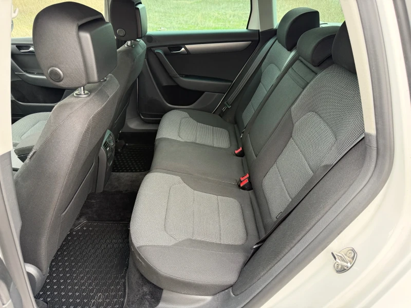 VW Passat 2.0 TDI / 4MOTION / NAVI / PARKTRONIC / AVTOPILOT, снимка 12 - Автомобили и джипове - 52992290