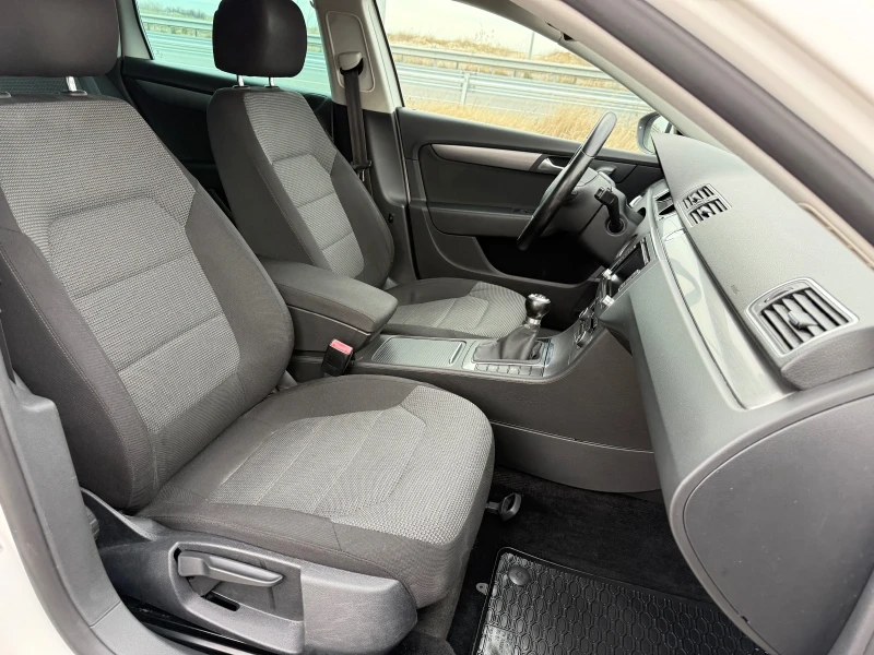 VW Passat 2.0 TDI / 4MOTION / NAVI / PARKTRONIC / AVTOPILOT, снимка 11 - Автомобили и джипове - 52992290