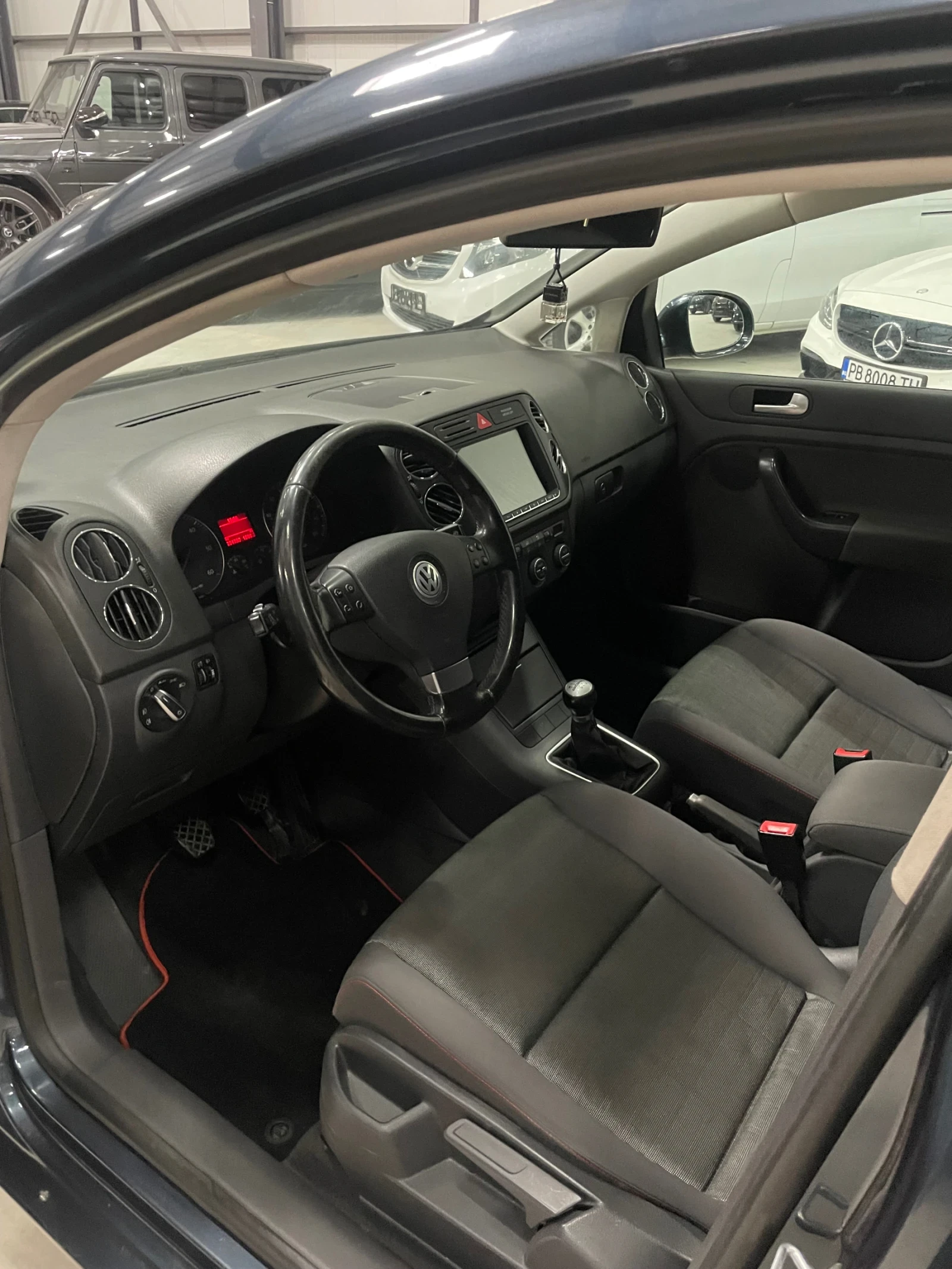 VW Golf Plus 1.9TDI/6ск/камера/Нови гуми, обслужена /ТОП - изображение 8