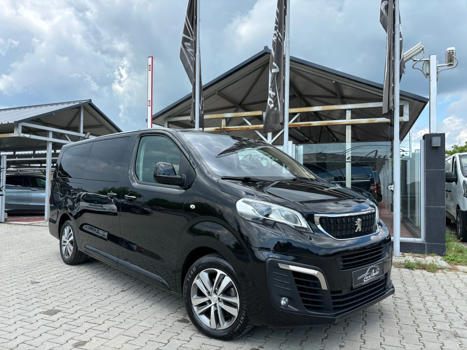 Peugeot Traveler 2.0HDI#177KC#PANORAMA#HEADUP#КОЖА#КАМЕРИ#KEYLESS - изображение 2