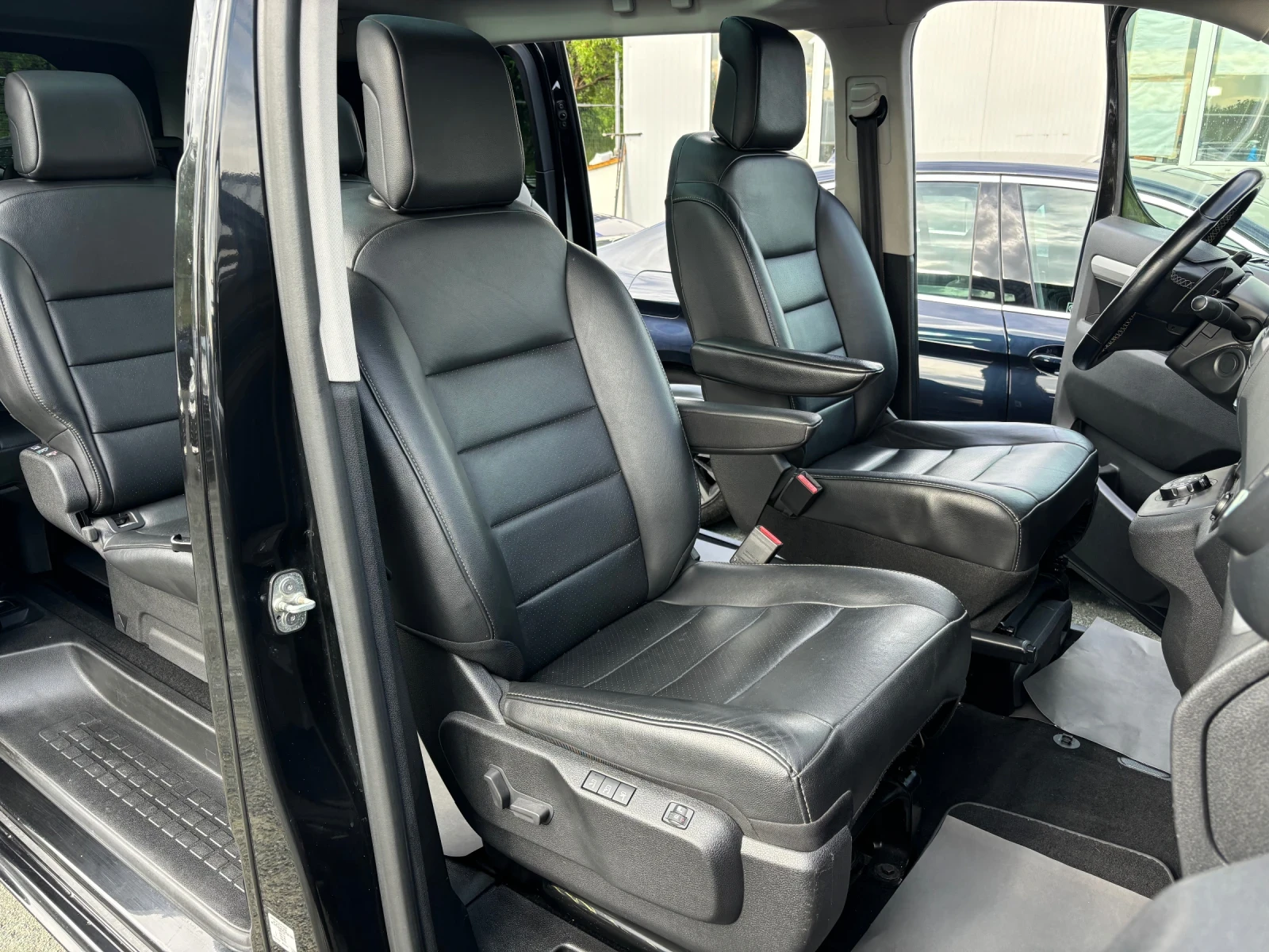 Peugeot Traveler 2.0HDI#177KC#PANORAMA#HEADUP#КОЖА#КАМЕРИ#KEYLESS - изображение 10