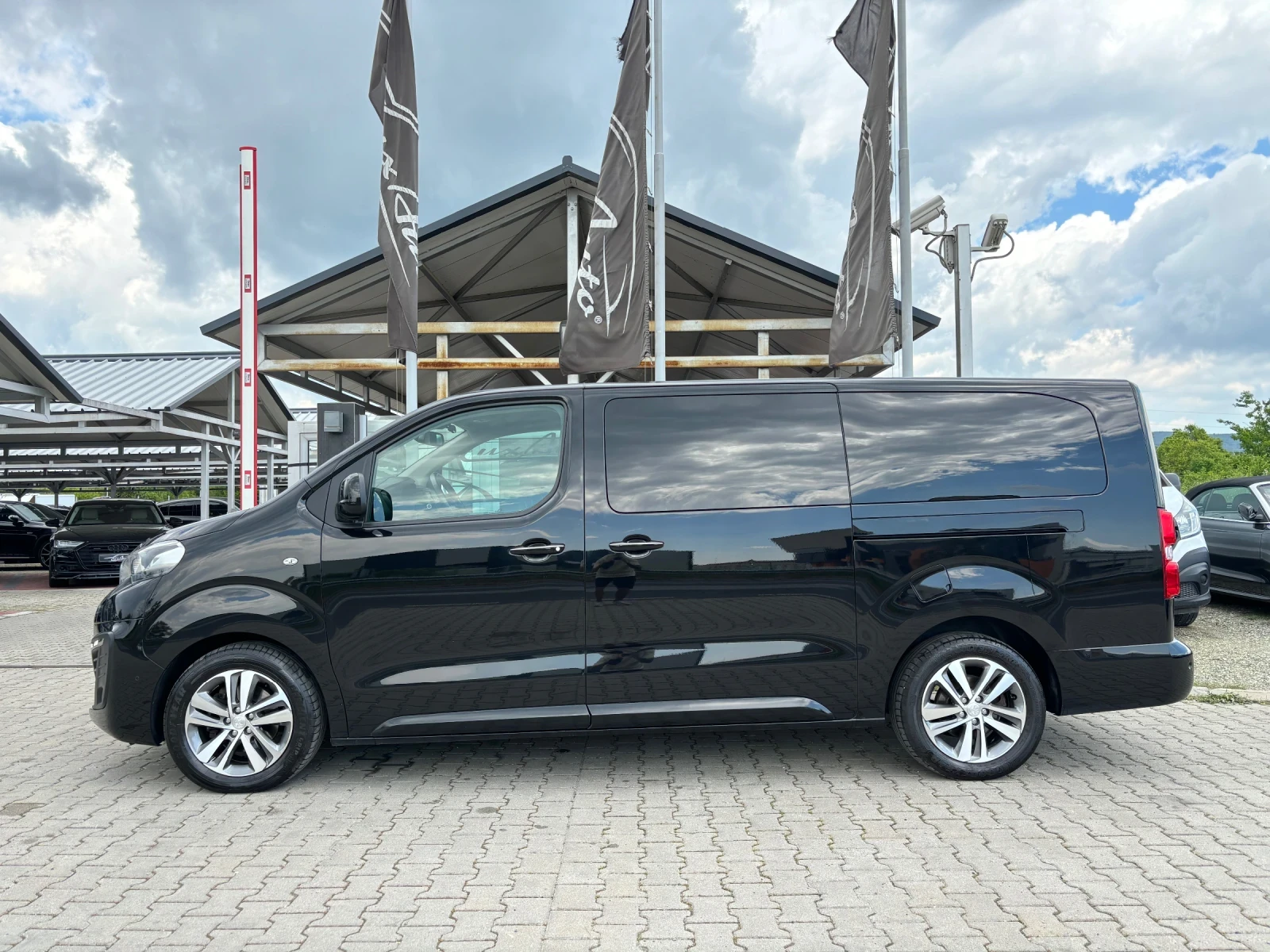Peugeot Traveler 2.0HDI#177KC#PANORAMA#HEADUP#КОЖА#КАМЕРИ#KEYLESS - изображение 4