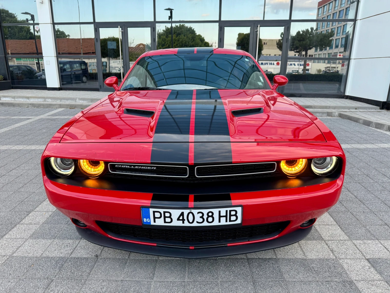 Dodge Challenger SXT V6 3.6 69 хил. км - изображение 2