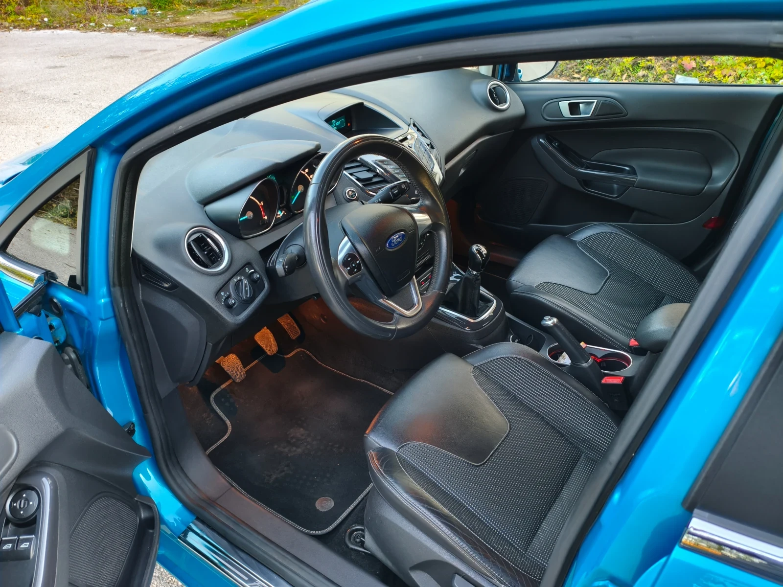 Ford Fiesta 1.5 TDCI Titanium - изображение 10