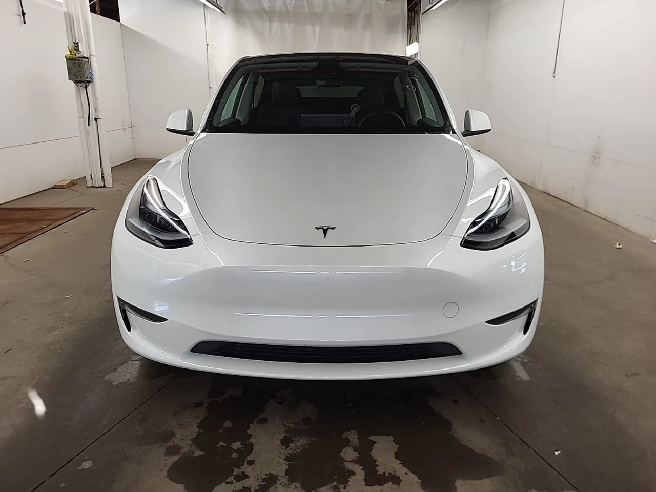 Tesla Model Y * АВТО КРЕДИТ* ЦЕНА ДО БГ * CARFAX *  - изображение 2
