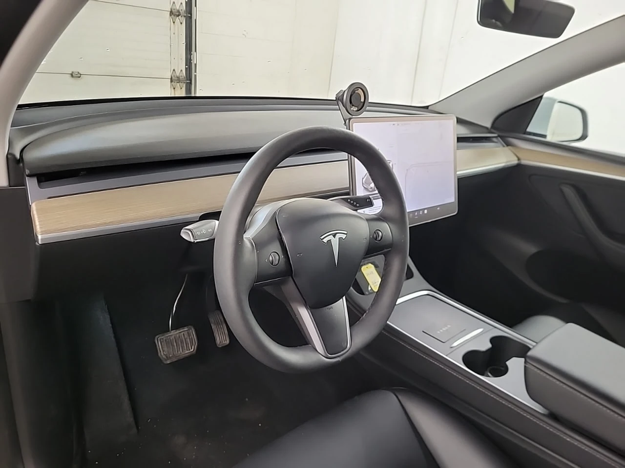 Tesla Model Y * АВТО КРЕДИТ* ЦЕНА ДО БГ * CARFAX *  - изображение 8