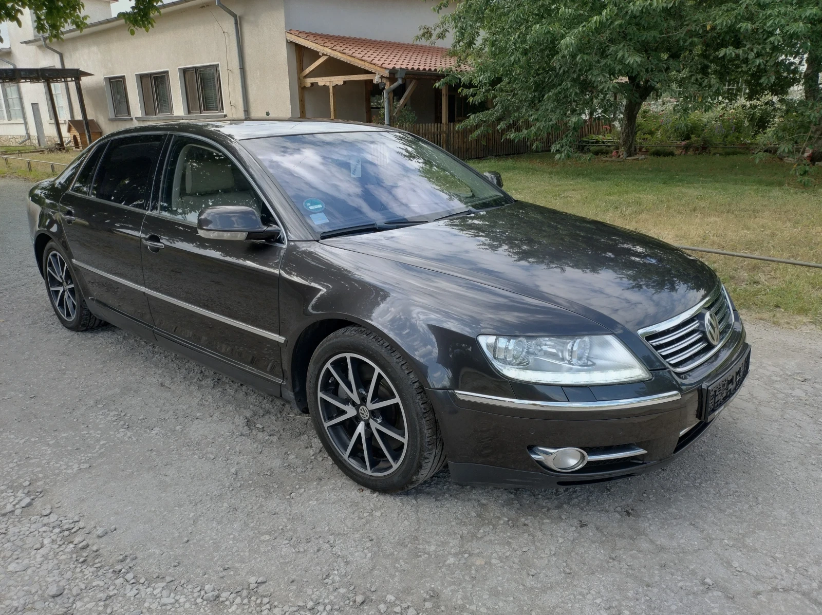 VW Phaeton  FSI V6 LPG LONG FACE LIFT INDIVIDUAL 4 MOTION 