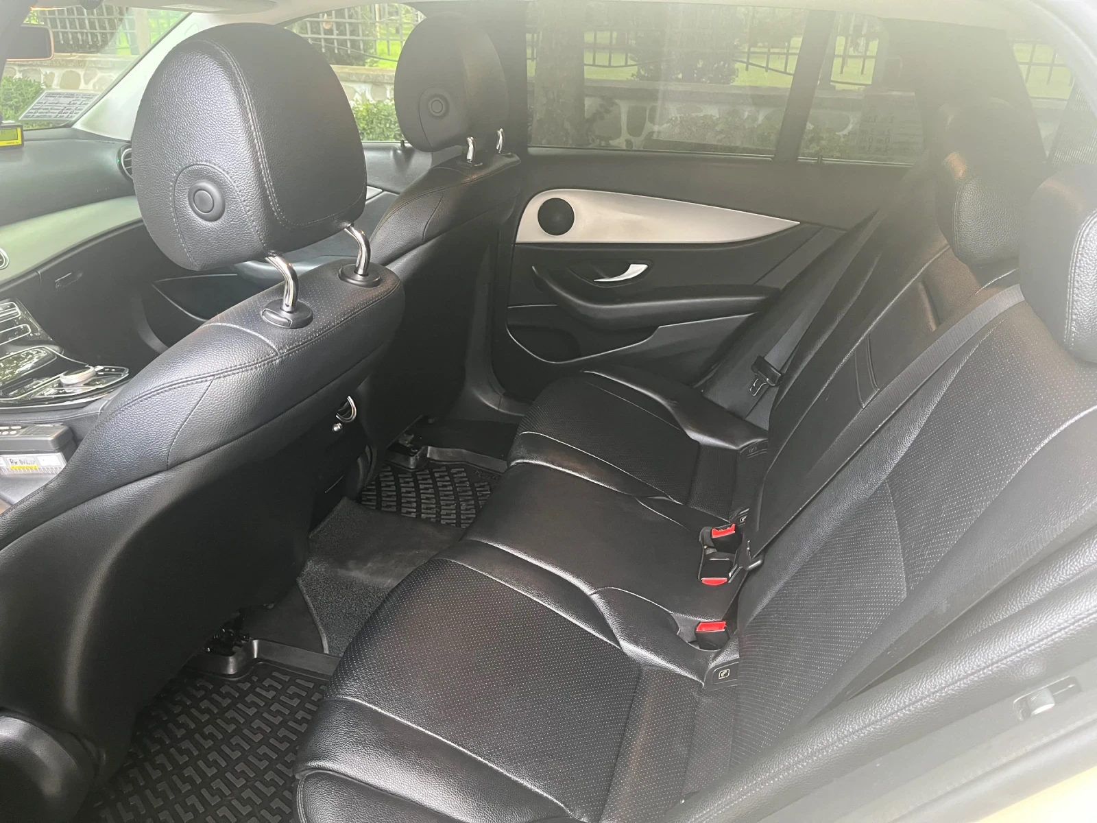 Mercedes-Benz E 200  - изображение 7