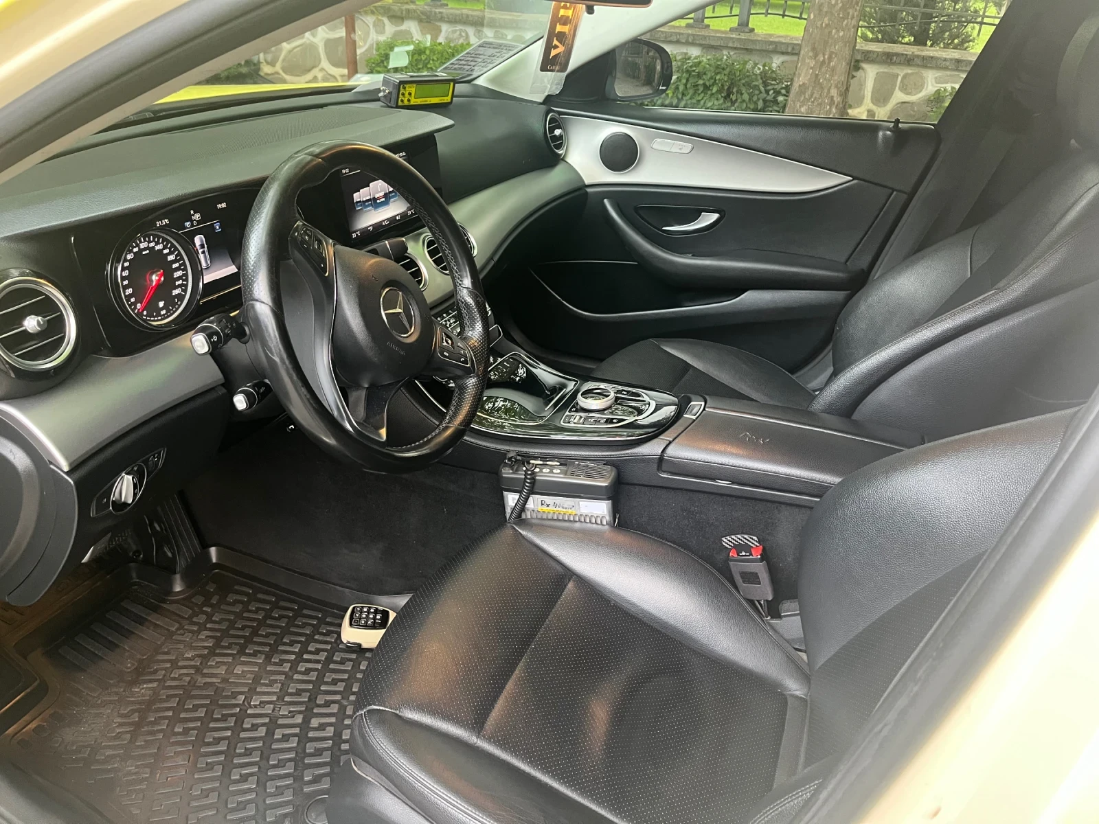 Mercedes-Benz E 200  - изображение 6