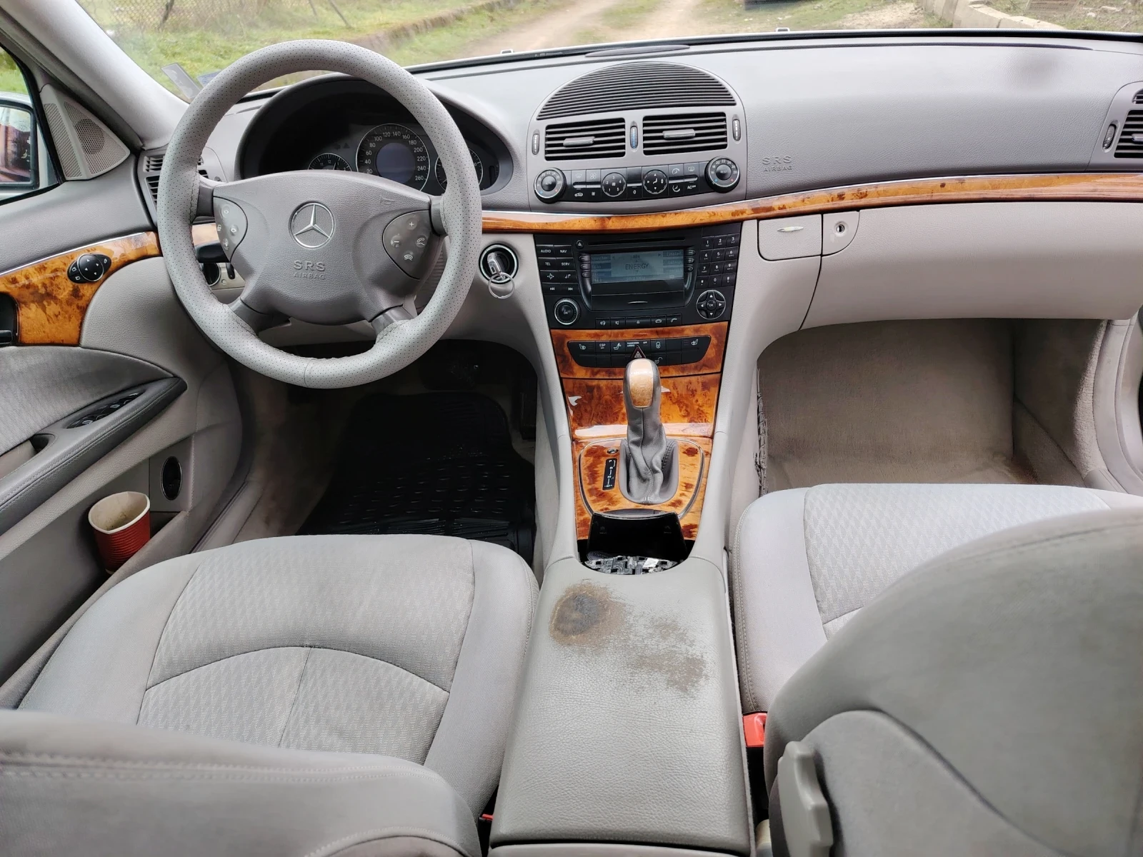 Mercedes-Benz E 220, снимка 3 - Автомобили и джипове - 53878983