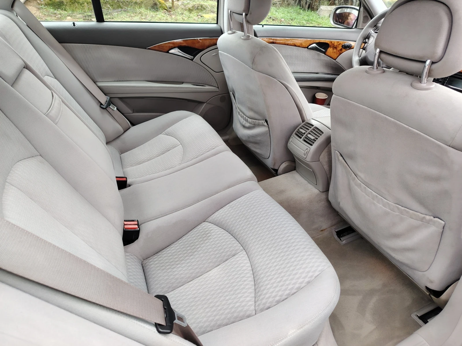 Mercedes-Benz E 220, снимка 5 - Автомобили и джипове - 53878983