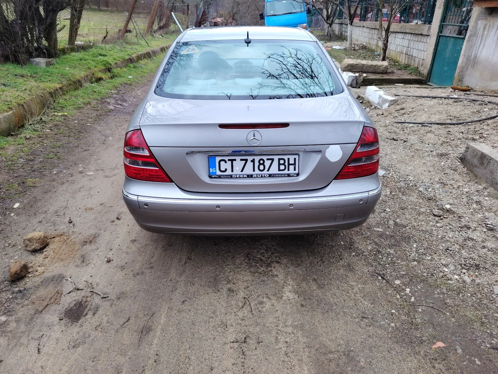 Mercedes-Benz E 220, снимка 2 - Автомобили и джипове - 53878983