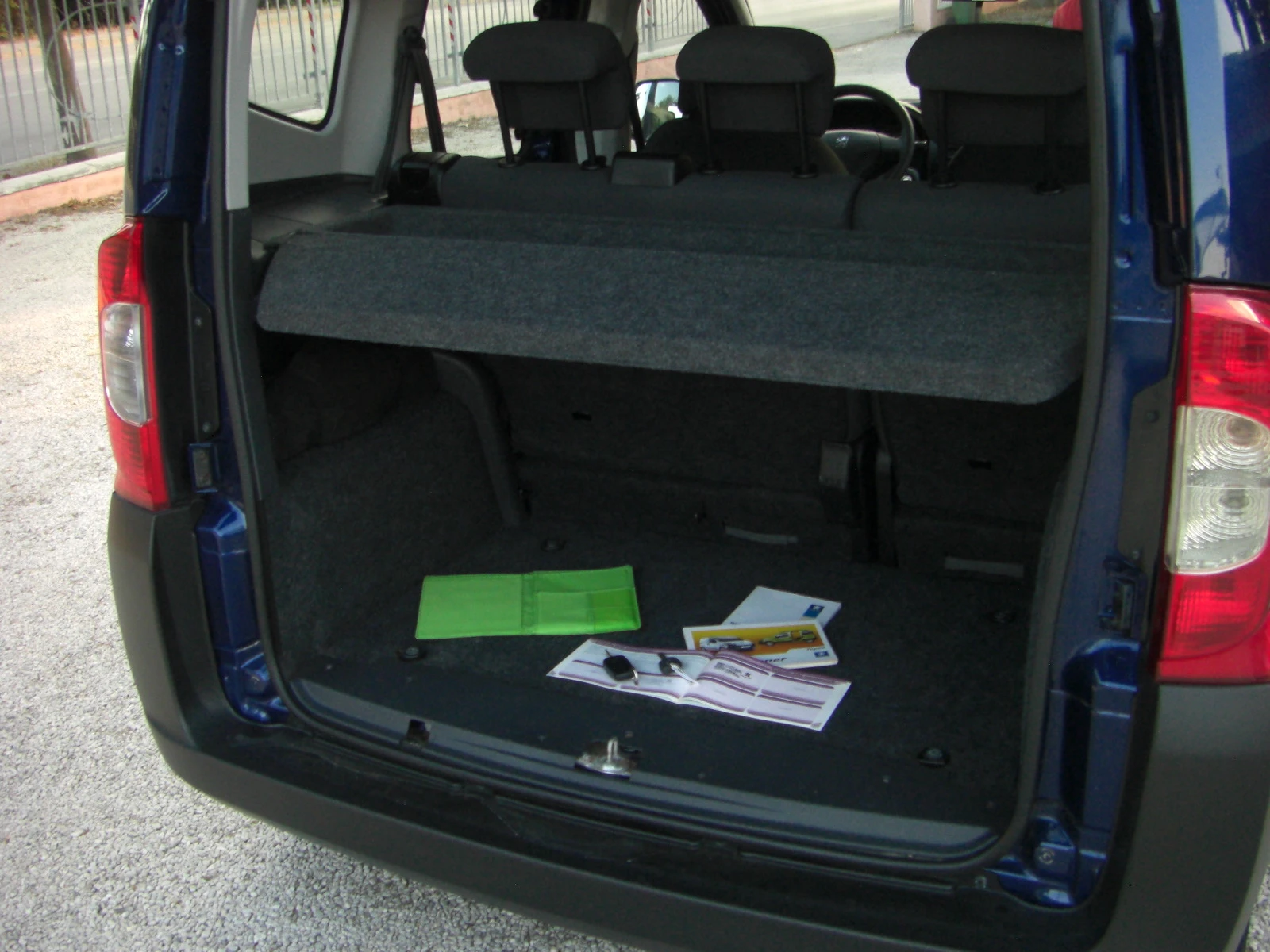 Peugeot Bipper 1.4i 5 MECTA, снимка 16 - Автомобили и джипове - 53898536