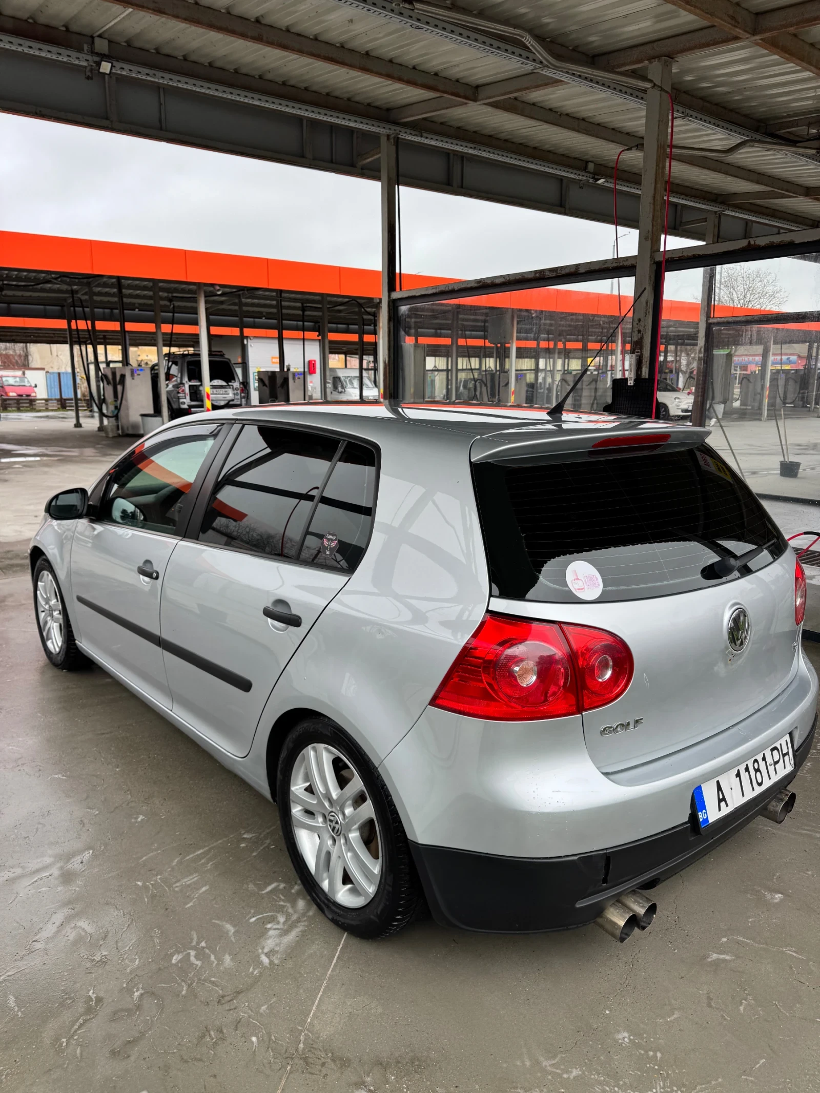 VW Golf 5, снимка 4 - Автомобили и джипове - 54069423