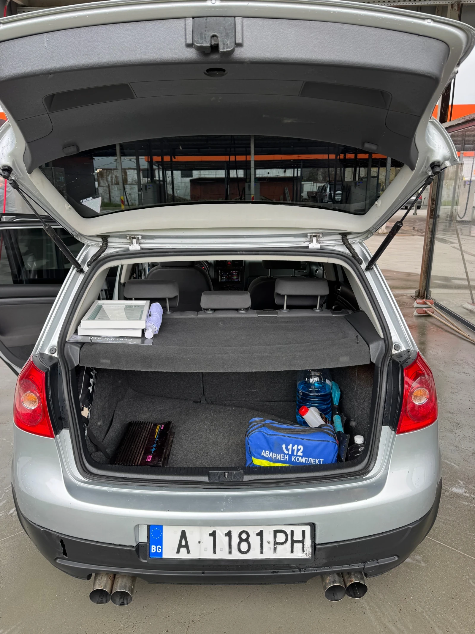 VW Golf 5, снимка 7 - Автомобили и джипове - 54069423