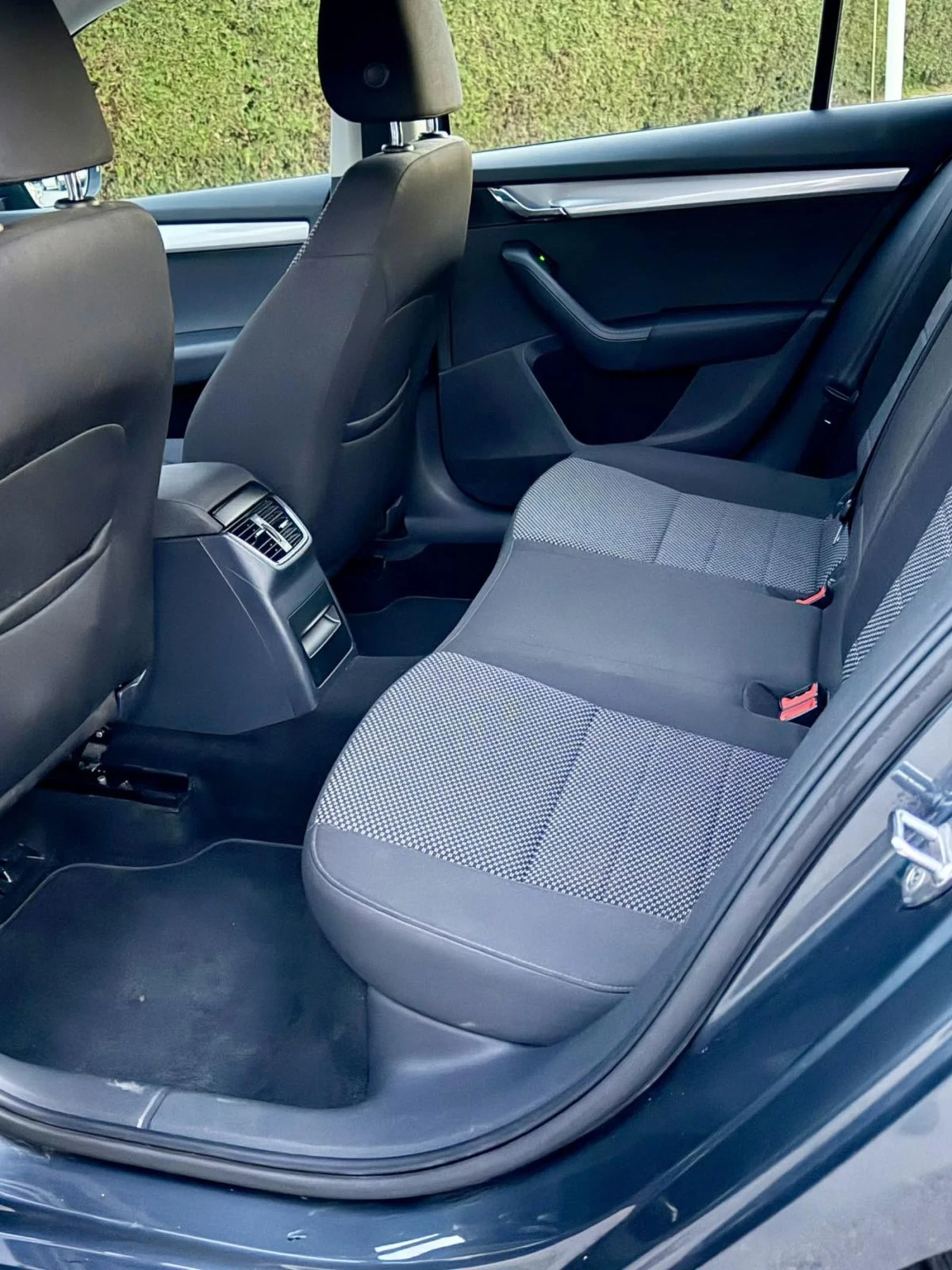 Skoda Octavia 1.6 TDI * GERMANY* , снимка 8 - Автомобили и джипове - 54296493