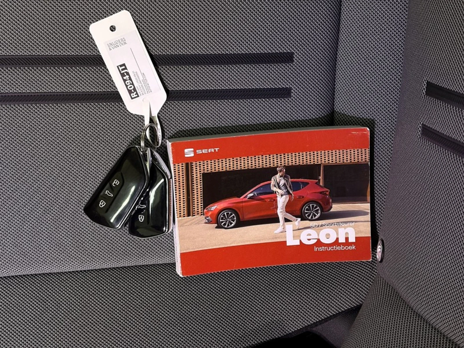 Seat Leon Style, снимка 12 - Автомобили и джипове - 55458388
