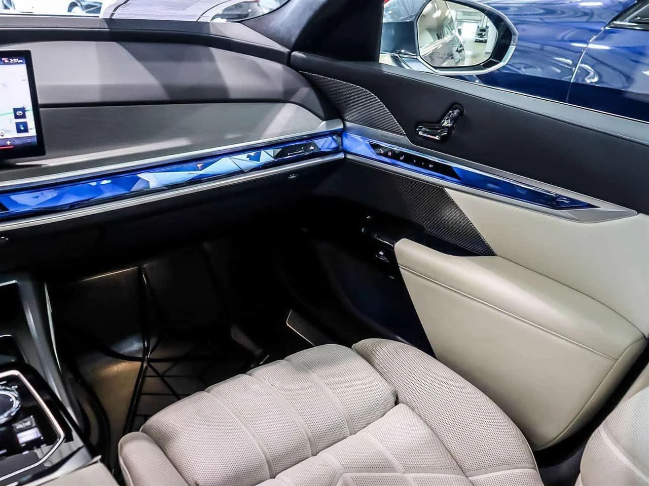 BMW i7 * 60 xDrive60 Sedan * CARFAX * ЦЕНА ДО БГ, снимка 9 - Автомобили и джипове - 55546411