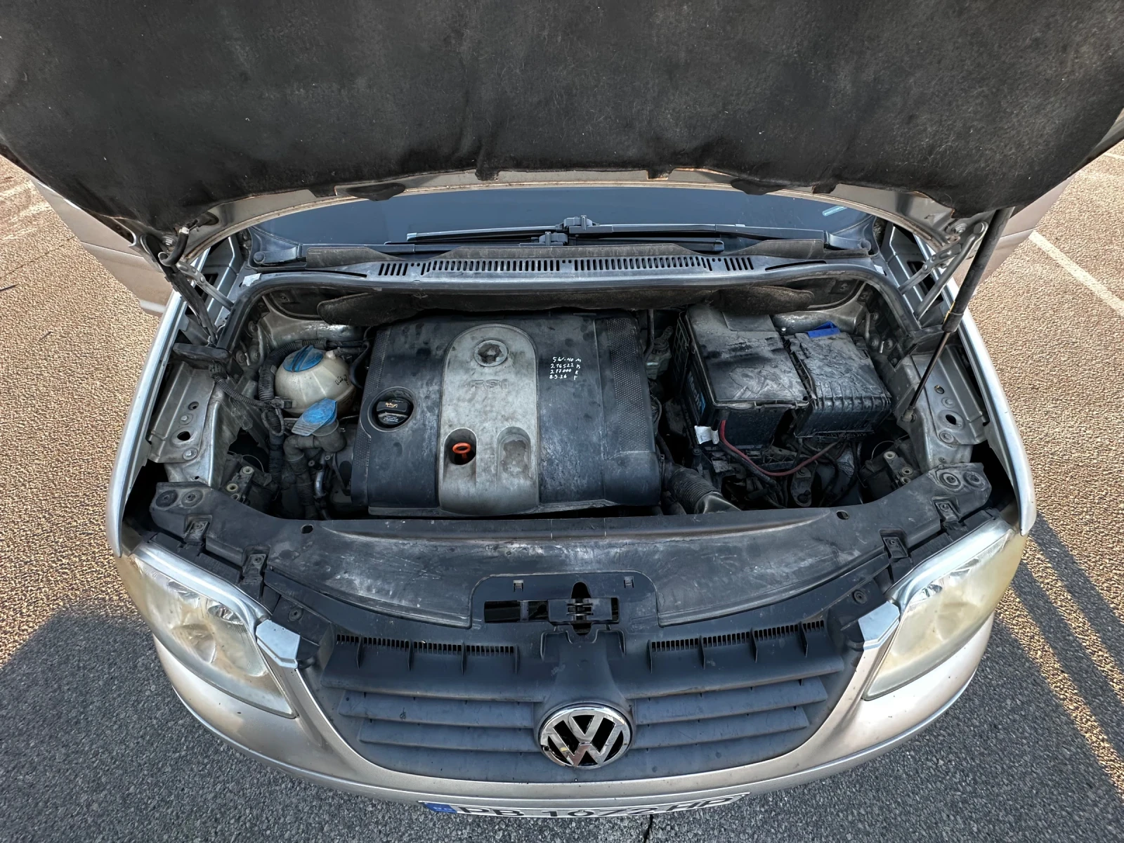 VW Touran, снимка 7 - Автомобили и джипове - 56130678