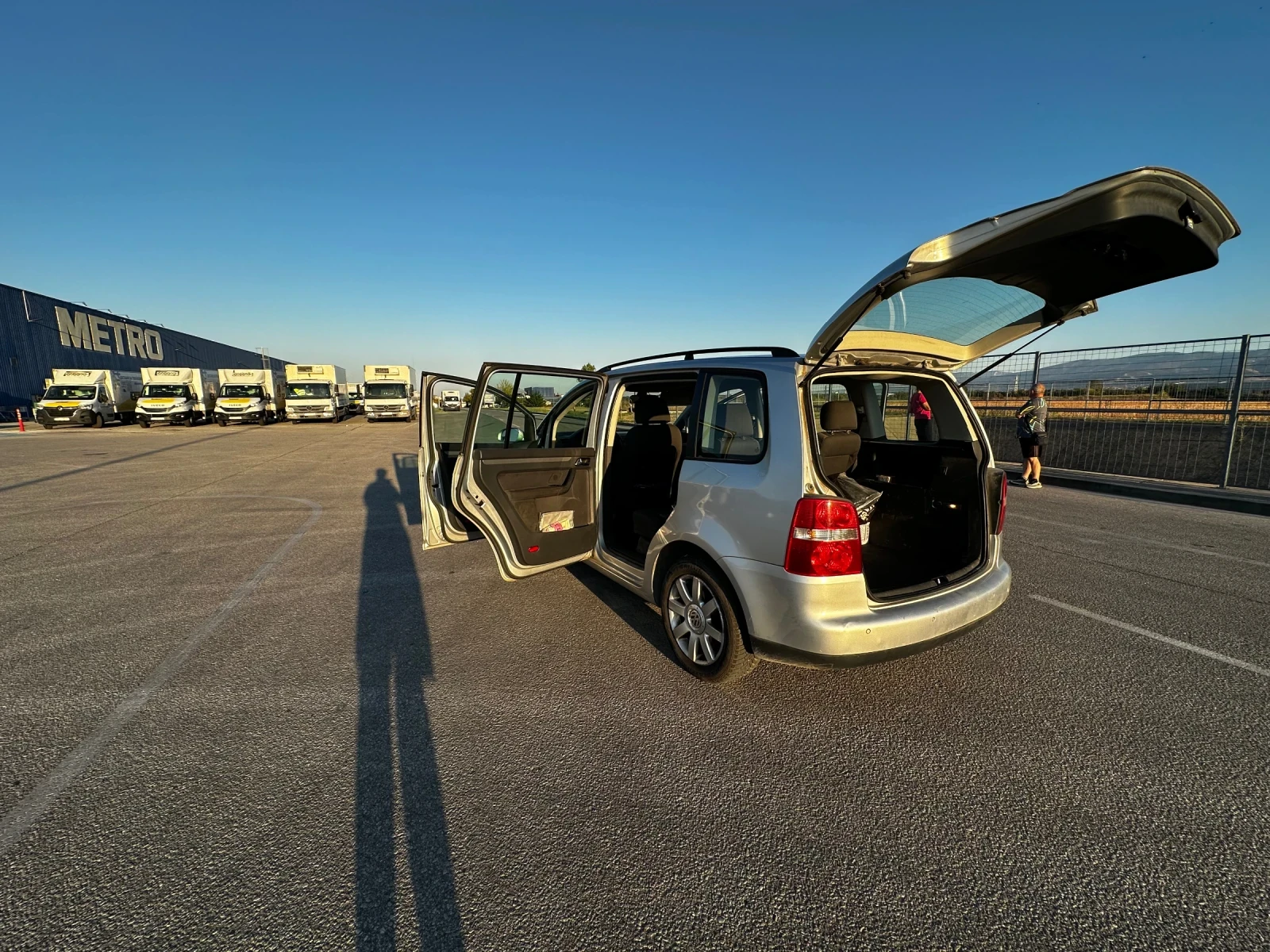 VW Touran, снимка 5 - Автомобили и джипове - 56130678