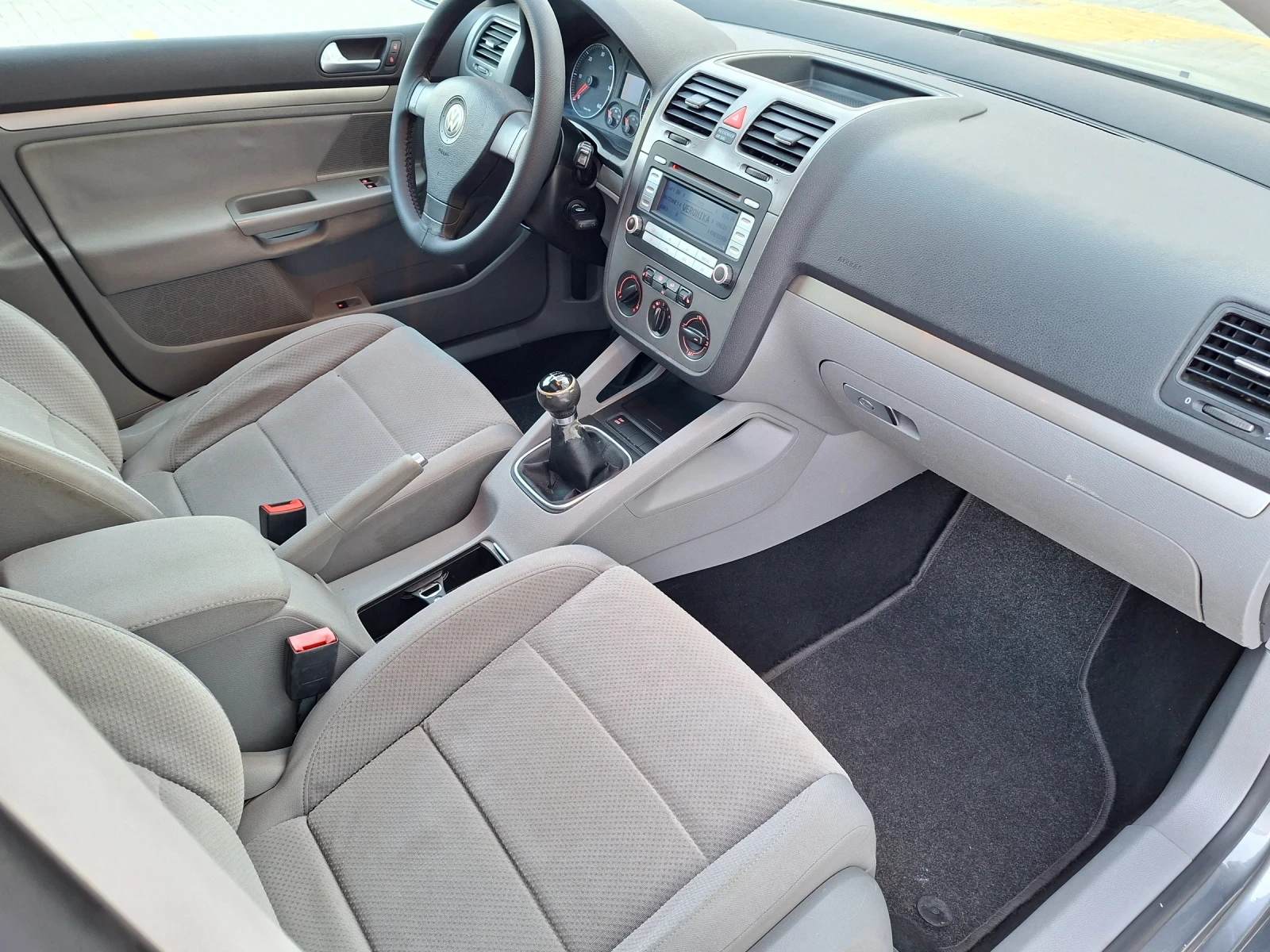 VW Golf 1.9TDI 105, снимка 10 - Автомобили и джипове - 56247157
