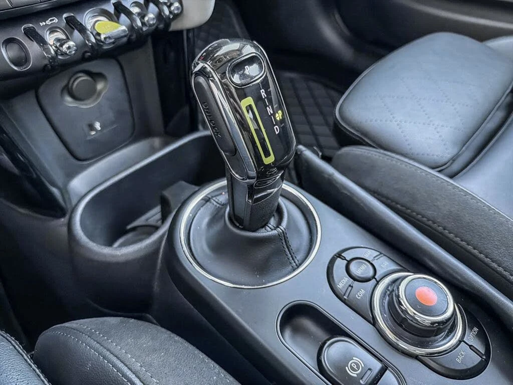Mini Cooper SE * ПОДГРЕВ * ПАНО * КАМЕРА, снимка 12 - Автомобили и джипове - 56562341