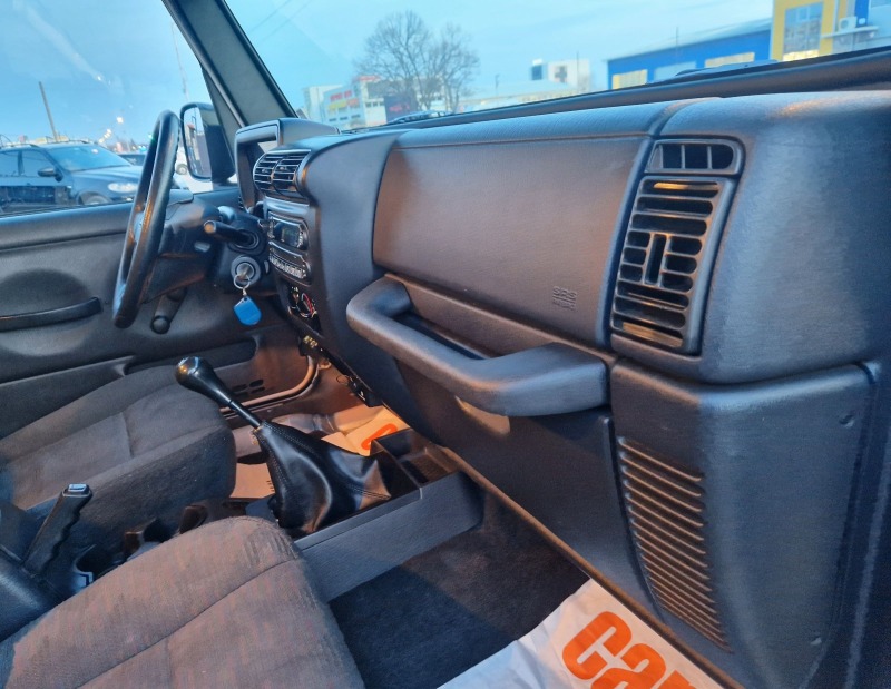 Jeep Wrangler 2-ри Собственик поддържан безкомпромисно!!! , снимка 14 - Автомобили и джипове - 44201783