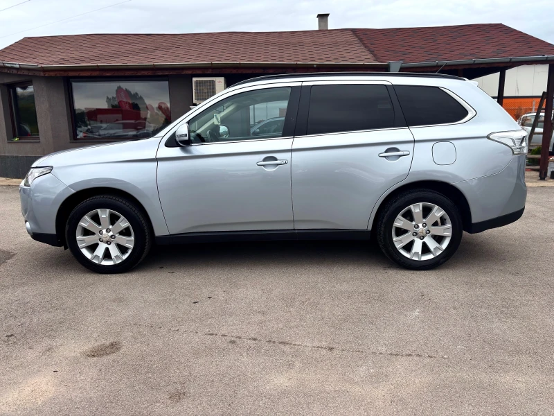 Mitsubishi Outlander, снимка 4 - Автомобили и джипове - 51849492