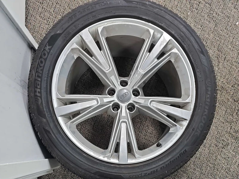 Audi Q8 Technik  CARFAX, снимка 11 - Автомобили и джипове - 53153165