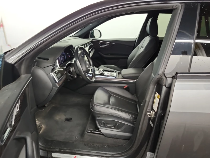 Audi Q8  CARFAX * ФИНАНСИРАНЕ, снимка 6 - Автомобили и джипове - 53238991