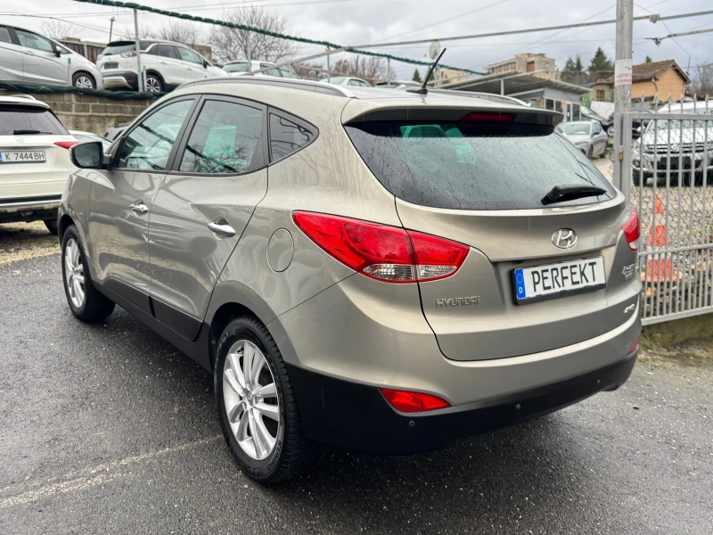 Hyundai IX35 2.0CRDI* 4x4* Premium, снимка 6 - Автомобили и джипове - 53509217