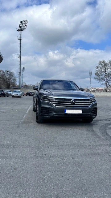 VW Touareg гаранционен до 2026, снимка 2 - Автомобили и джипове - 47501326