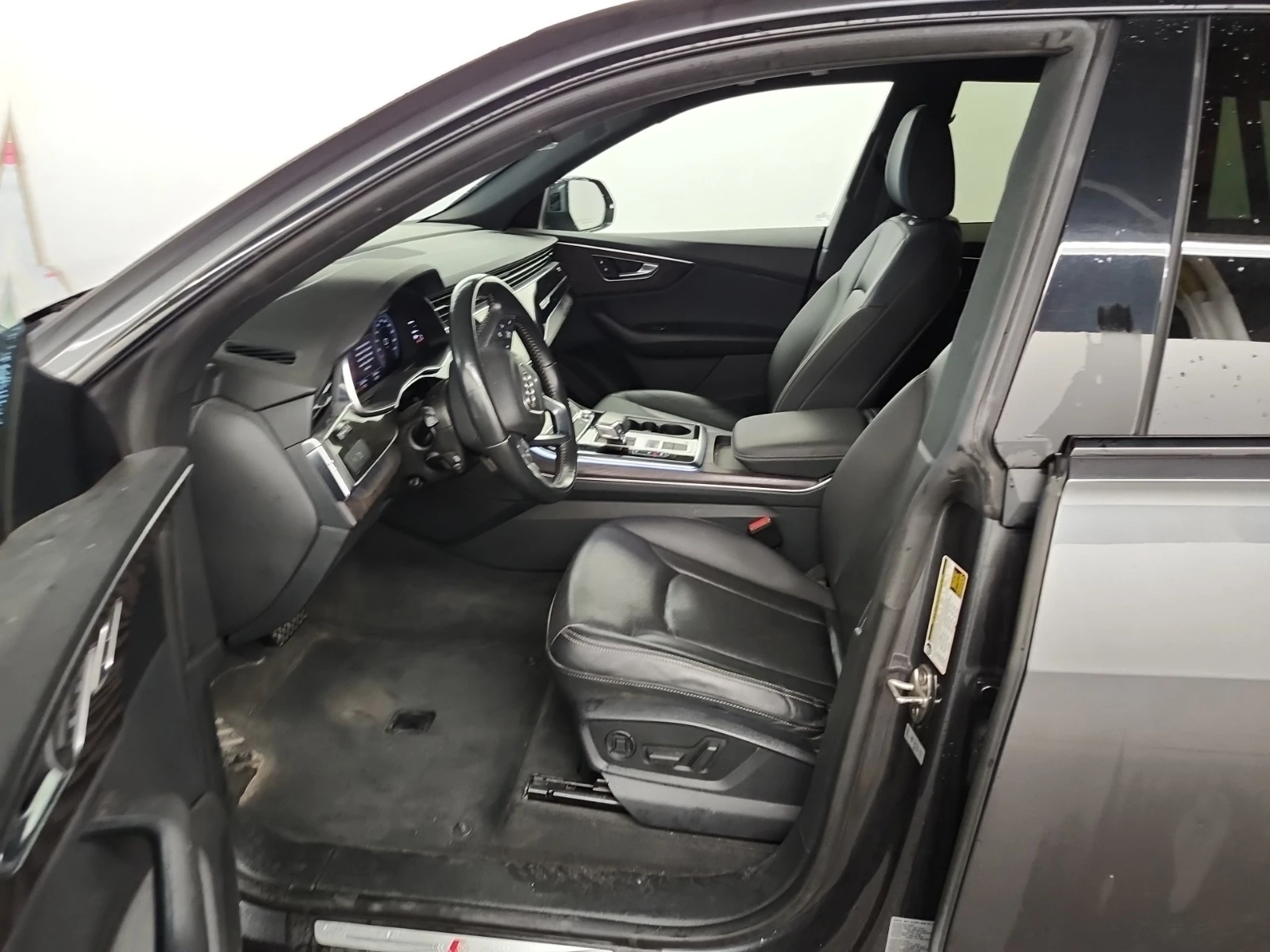 Audi Q8  CARFAX * ФИНАНСИРАНЕ - изображение 6