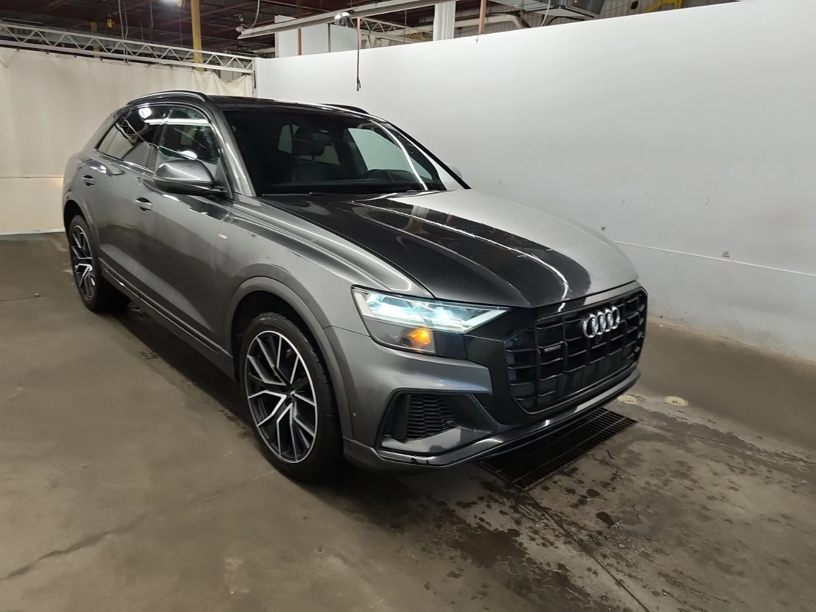 Audi Q8  CARFAX * ФИНАНСИРАНЕ - изображение 2