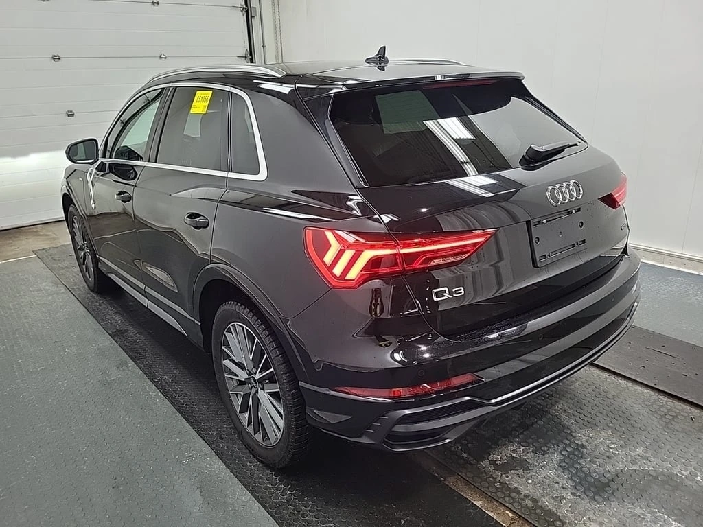 Audi Q3 * Progressiv * S line * Quattro * Pano * Carfax *  - изображение 4