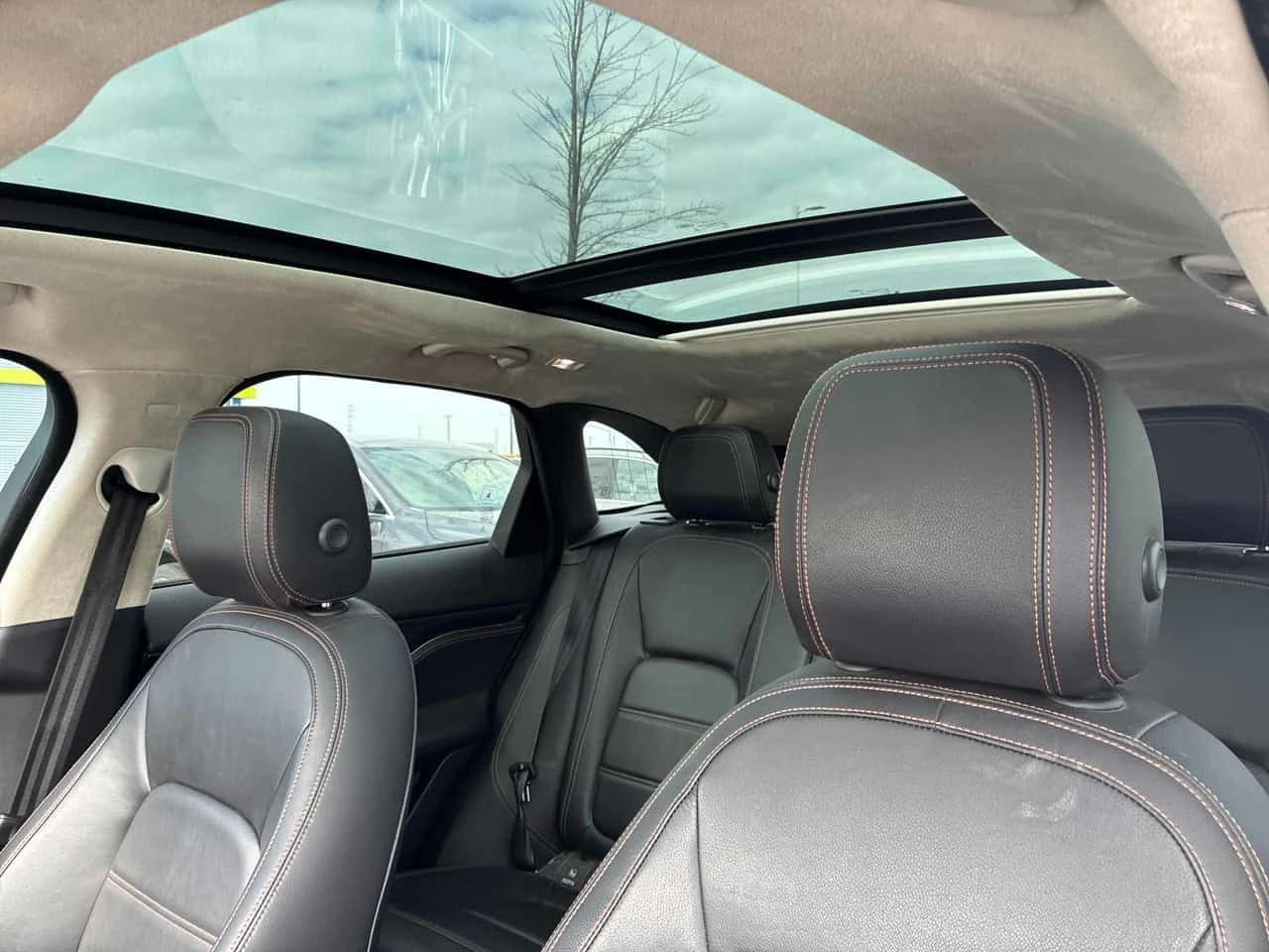 Jaguar F-PACE * Prestige * PANO* ПОДГРЕВ* KEYLESS* , снимка 9 - Автомобили и джипове - 53799839