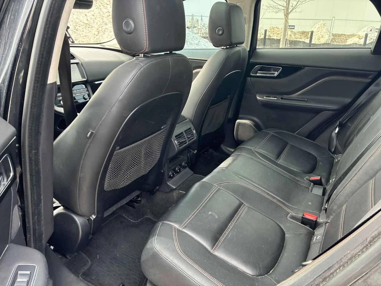 Jaguar F-PACE * Prestige * PANO* ПОДГРЕВ* KEYLESS* , снимка 11 - Автомобили и джипове - 53799839