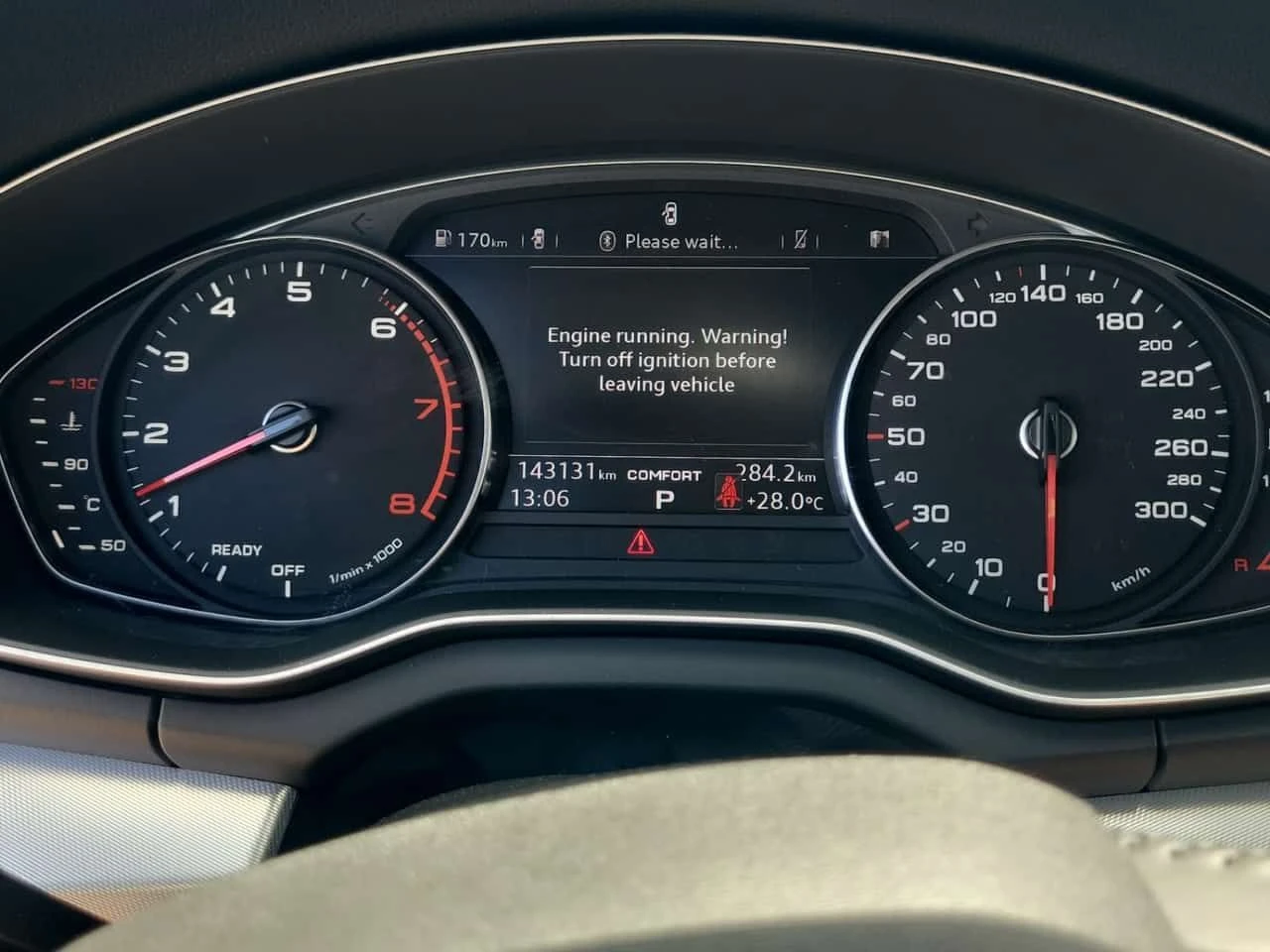 Audi Q5 * PROGRESSIV * ПАНО * ПОДГРЕВИ * KEYLESS * CARFAX, снимка 9 - Автомобили и джипове - 54611679