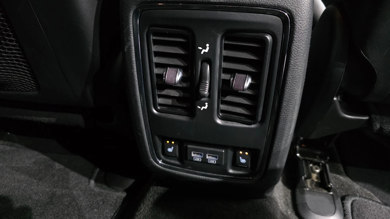 Jeep Grand cherokee 3.6 Overland WK2 , снимка 17 - Автомобили и джипове - 54697987