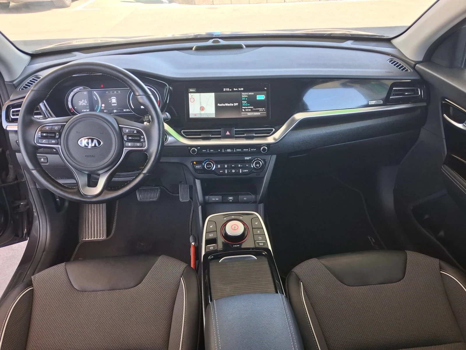 Kia Niro DYNAMICLINE 64KWH Full options термопомпа НАЛИЧЕН, снимка 8 - Автомобили и джипове - 55684221