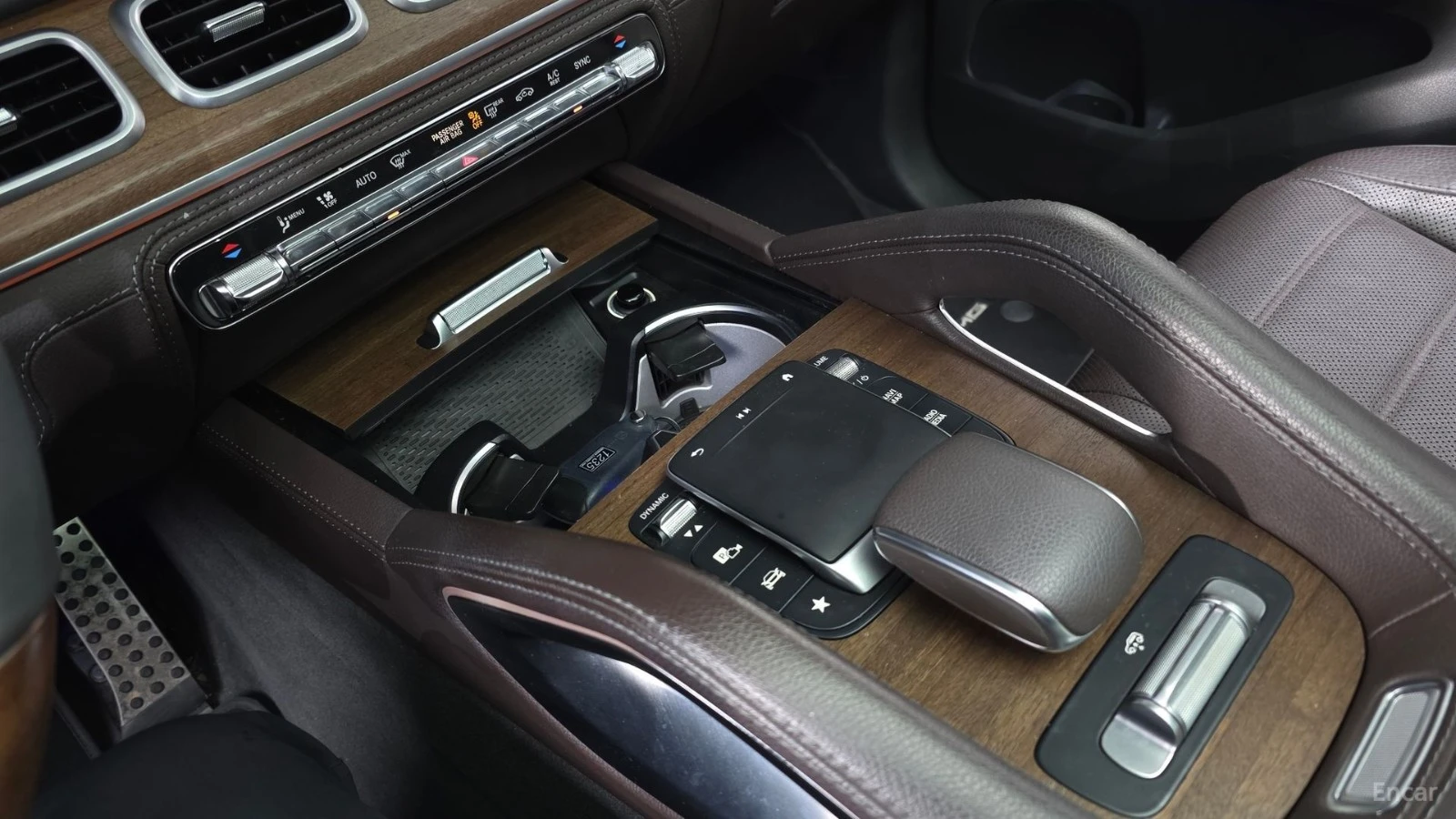 Mercedes-Benz GLS 400 Distronic* Пано* 360* HUD* Обдухване, снимка 13 - Автомобили и джипове - 55689331