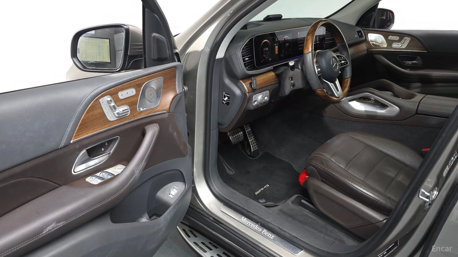 Mercedes-Benz GLS 400 Distronic* Пано* 360* HUD* Обдухване, снимка 7 - Автомобили и джипове - 55689331