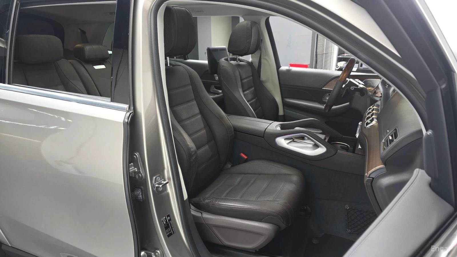 Mercedes-Benz GLS 400 Distronic* Пано* 360* HUD* Обдухване, снимка 10 - Автомобили и джипове - 55689331