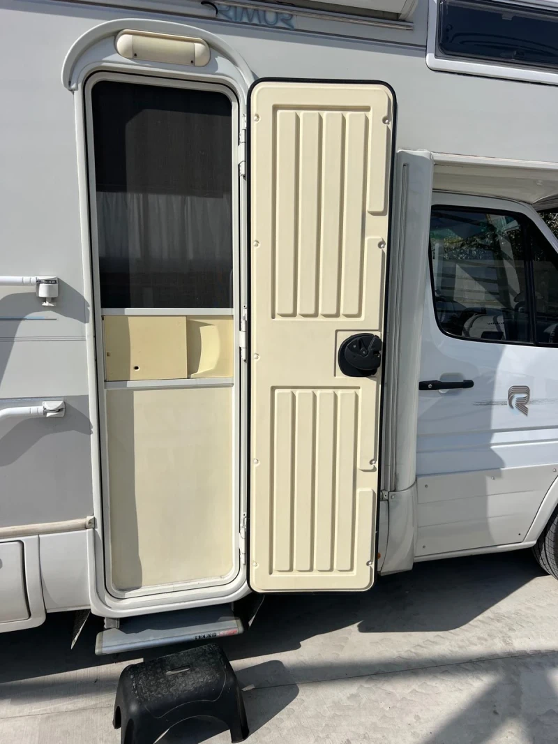 Кемпер Mercedes-Benz Rimor 727, снимка 5 - Каравани и кемпери - 52712565
