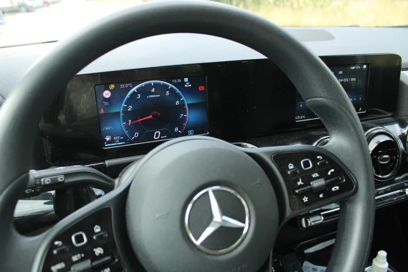 Mercedes-Benz B 180 136hp, снимка 12 - Автомобили и джипове - 52587120