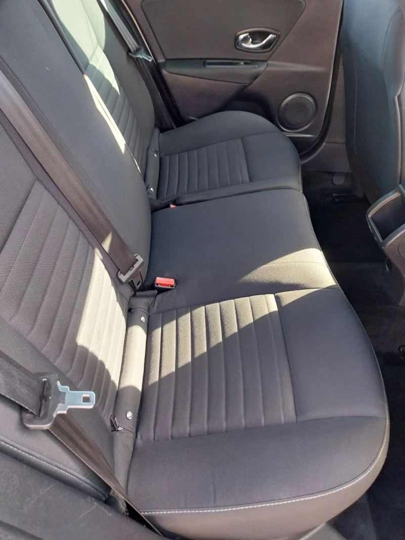 Renault Megane 1.5dci, снимка 10 - Автомобили и джипове - 51933127