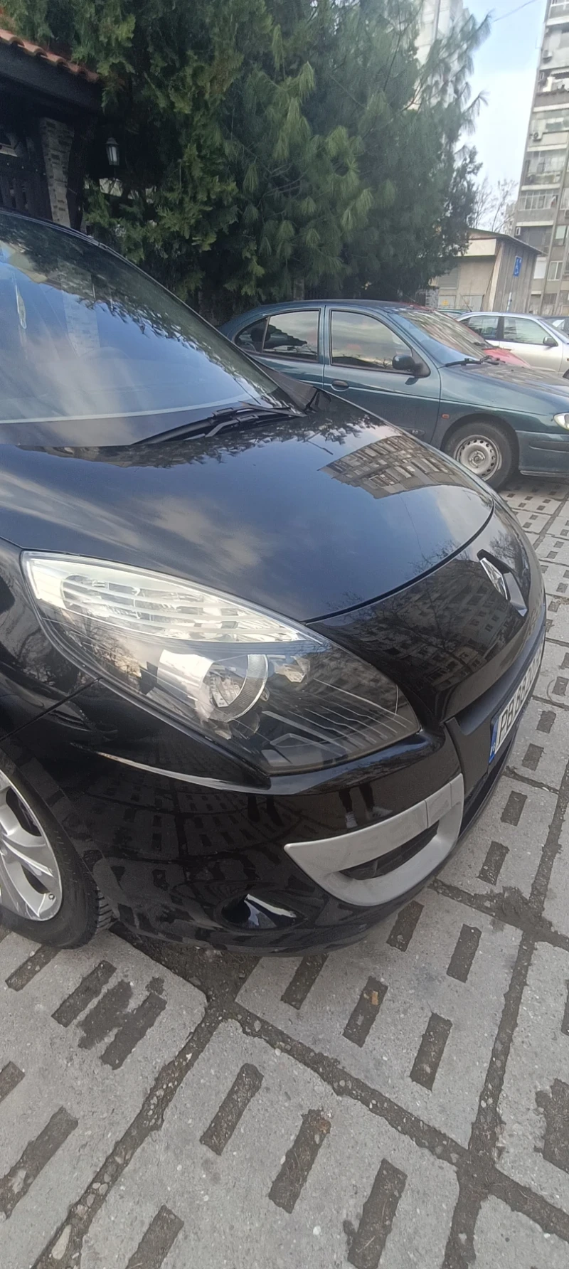 Renault Scenic, снимка 16 - Автомобили и джипове - 52345219