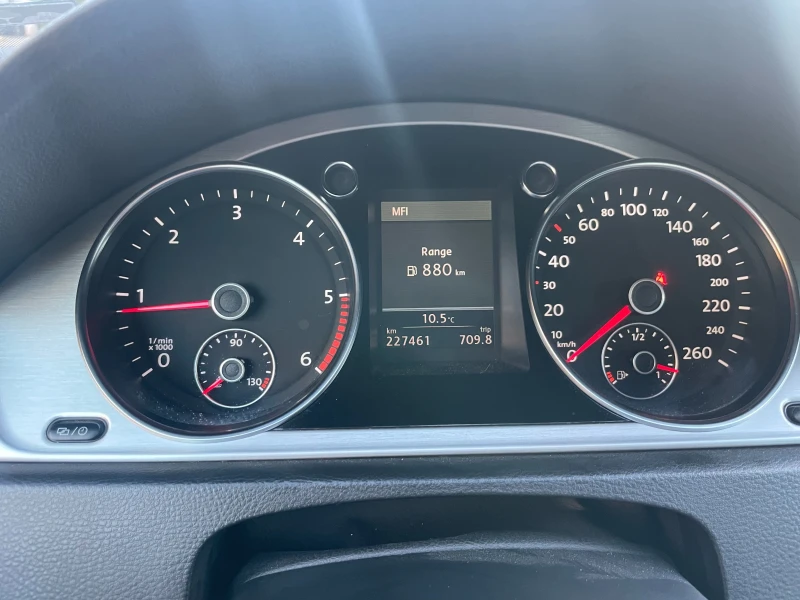 VW Passat 2.0 TDI 177 к.с., снимка 13 - Автомобили и джипове - 52410728